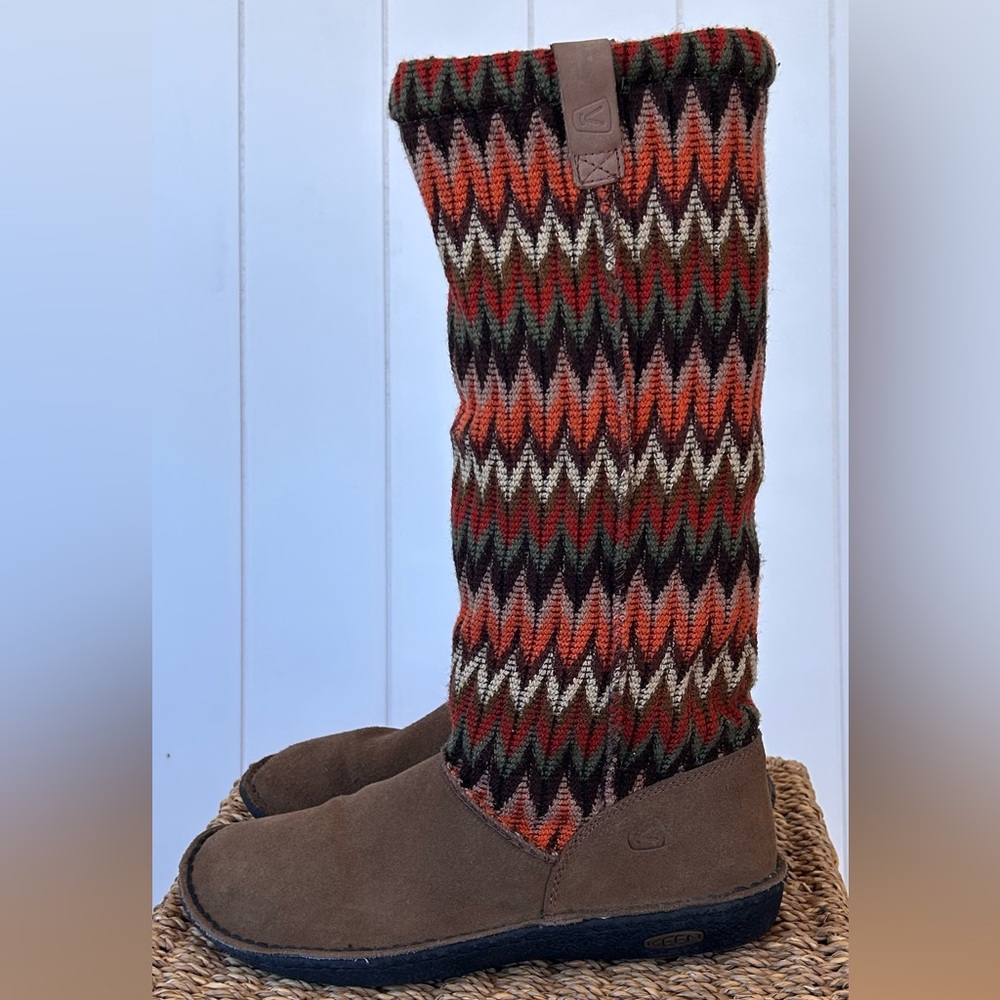 Keen Auburn Navajo Suede & Textile Flame Stitch Pull On Tall Boots Size 8